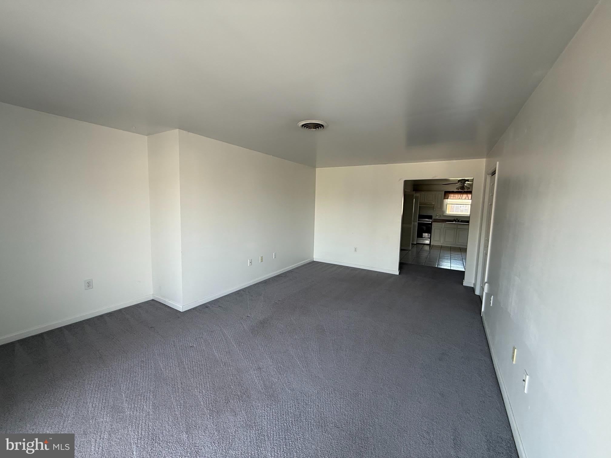 23 TAFT Avenue – photo 2