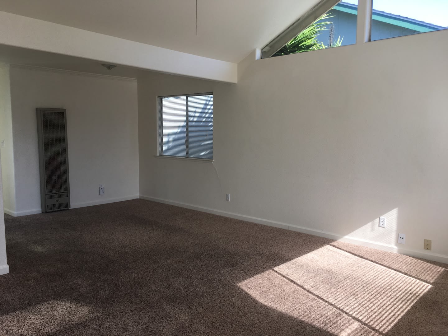 3 Bedroom 2 Bath House With 2 Car Garage In Rohnert Park – photo 3