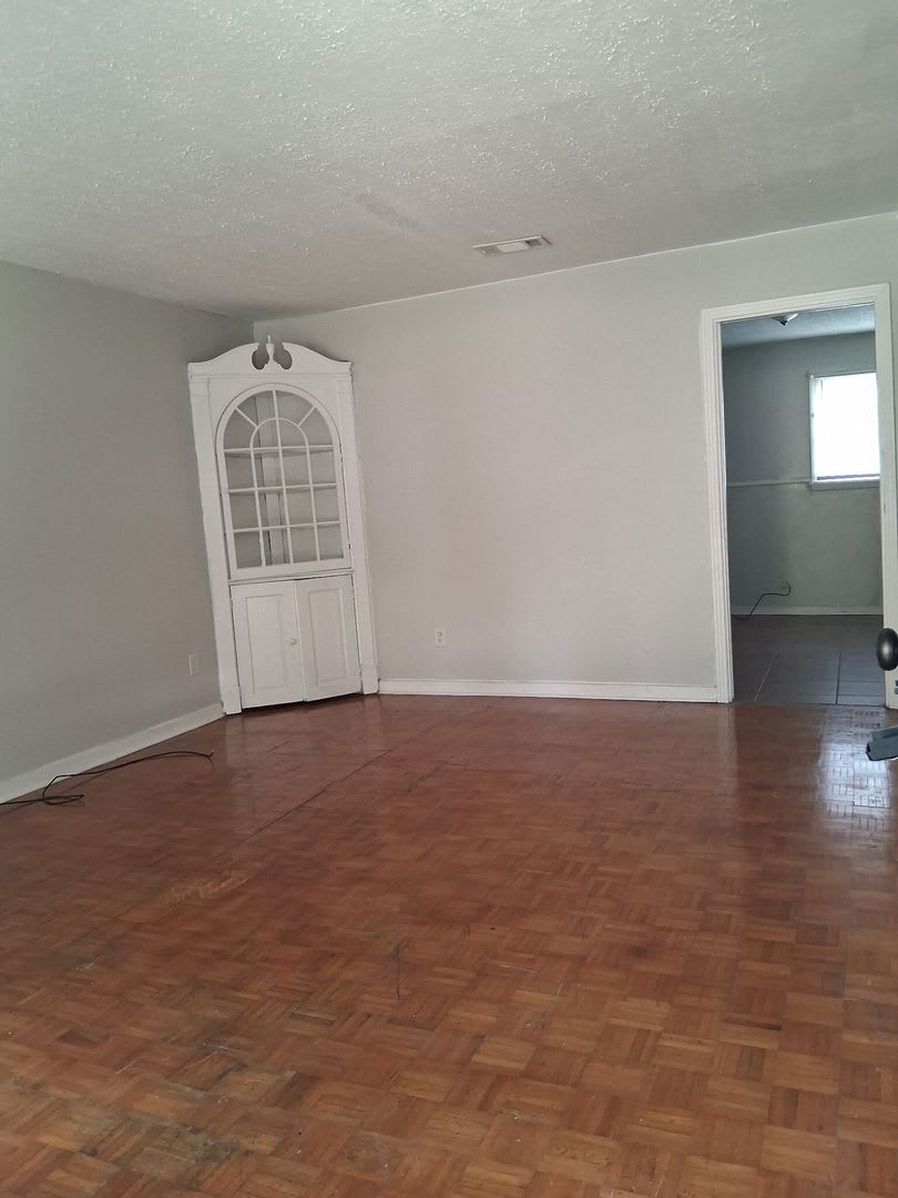 4Bedroom, 2Bath Home – photo 2