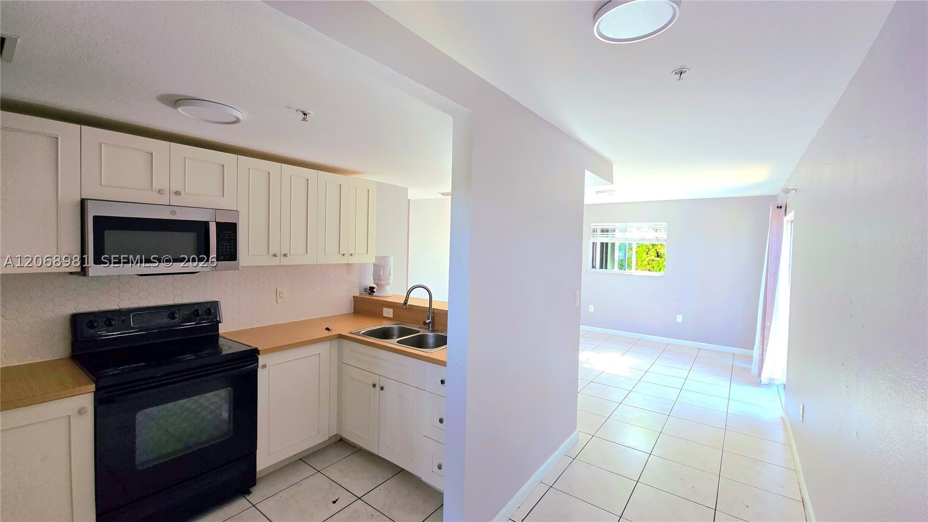 328 NW 12th Ave – photo 1