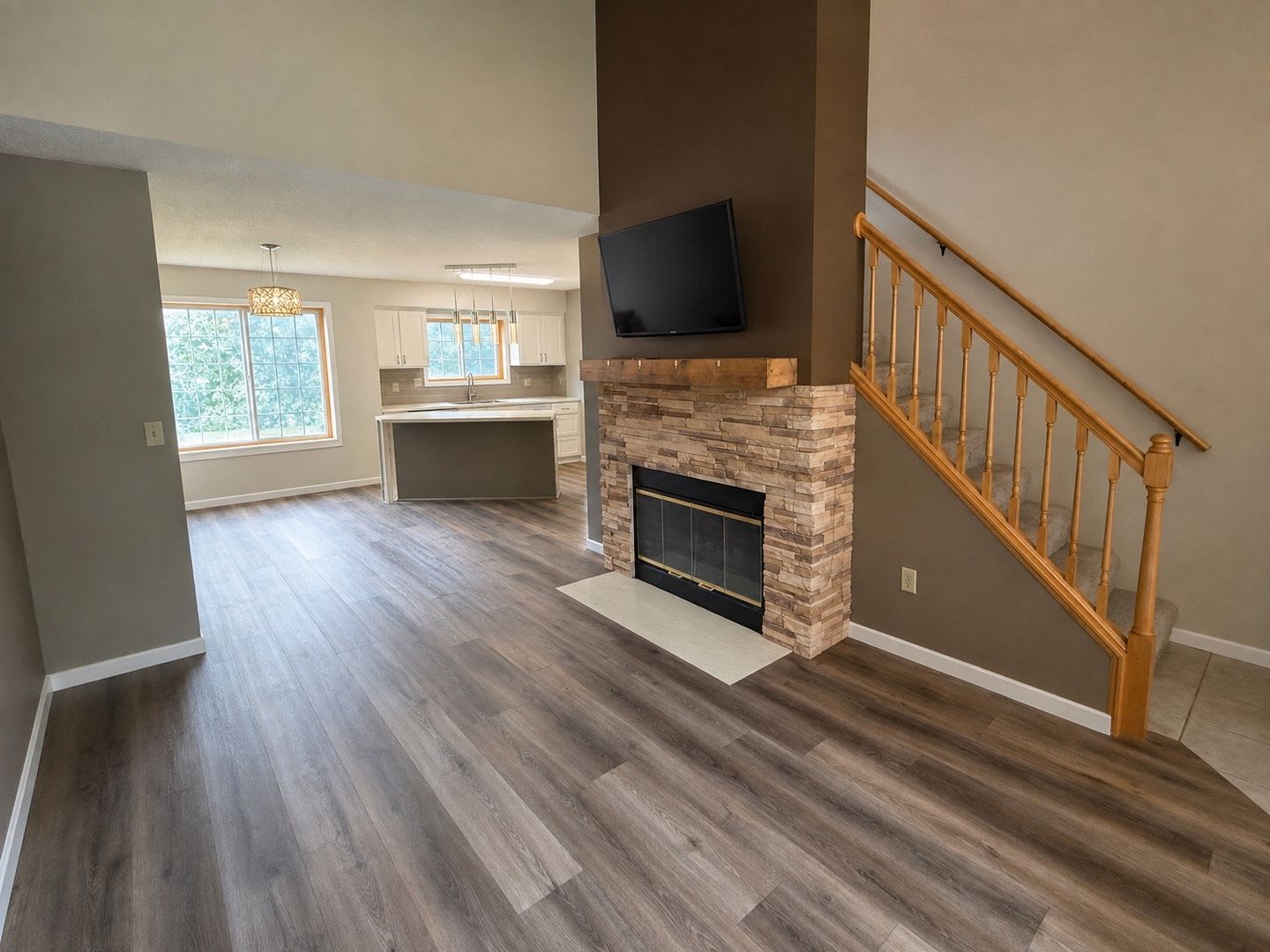 Hidden Gem! 2 story plus Full Walkout Basement – photo 3