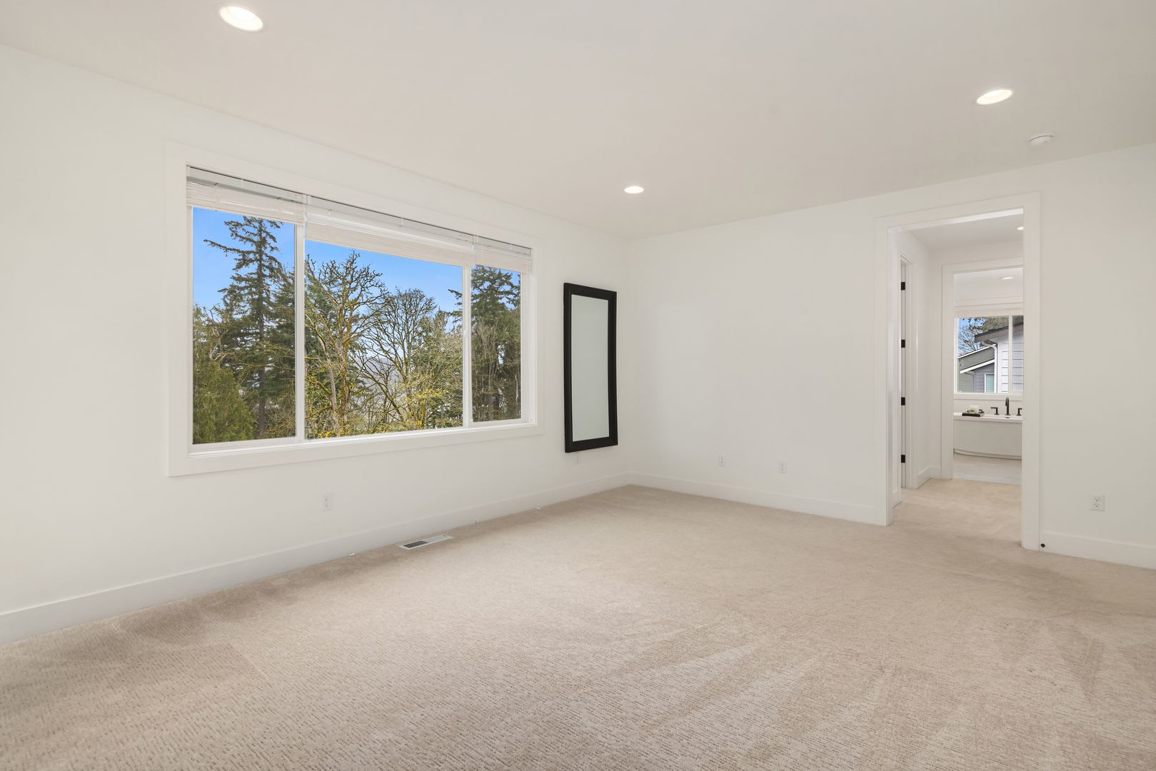 Modern Luxury Living In The Heart Of Newcastle – photo 4