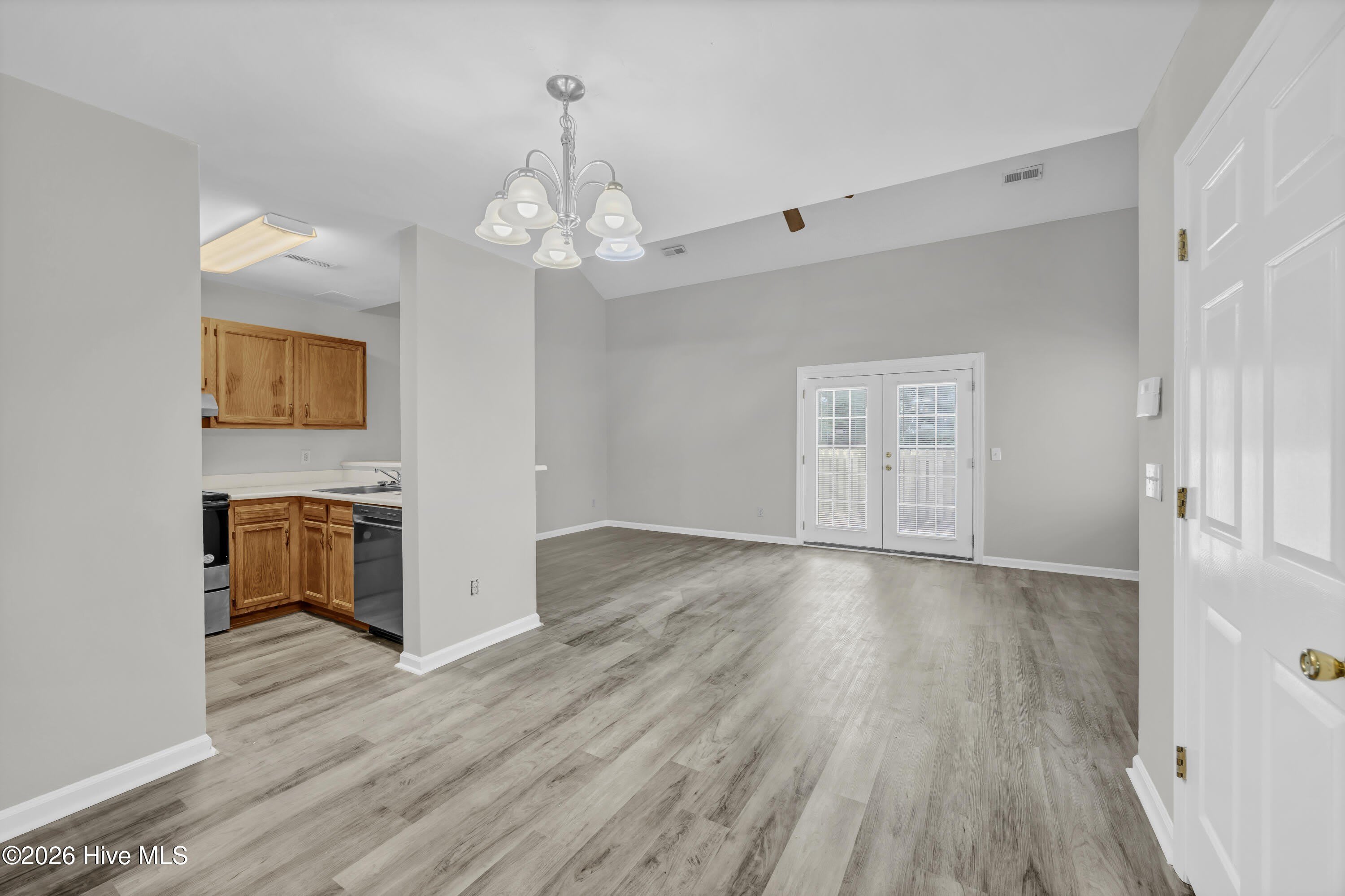 136 Lullwater Drive – photo 5