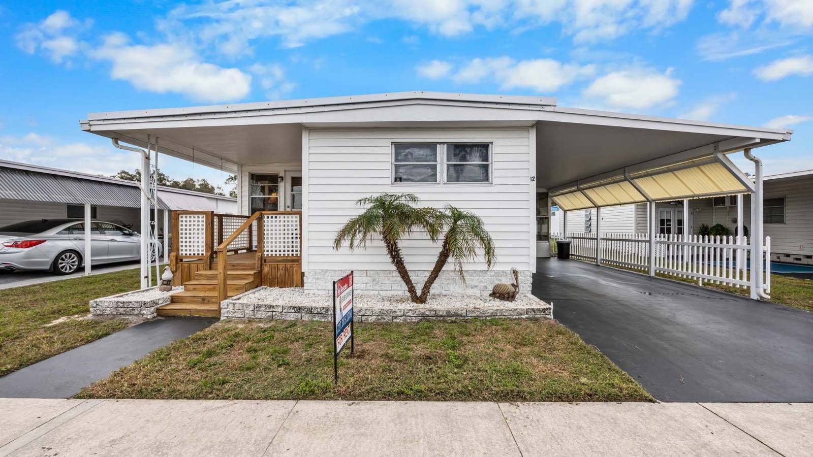 12651 Seminole Blvd – photo 1