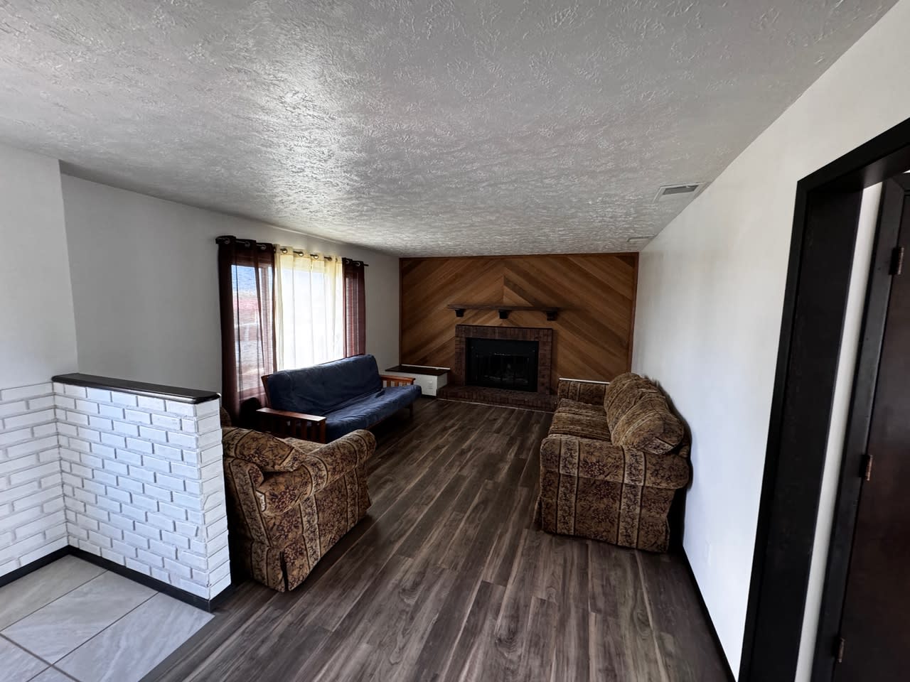 1040 Jade Drive – photo 2