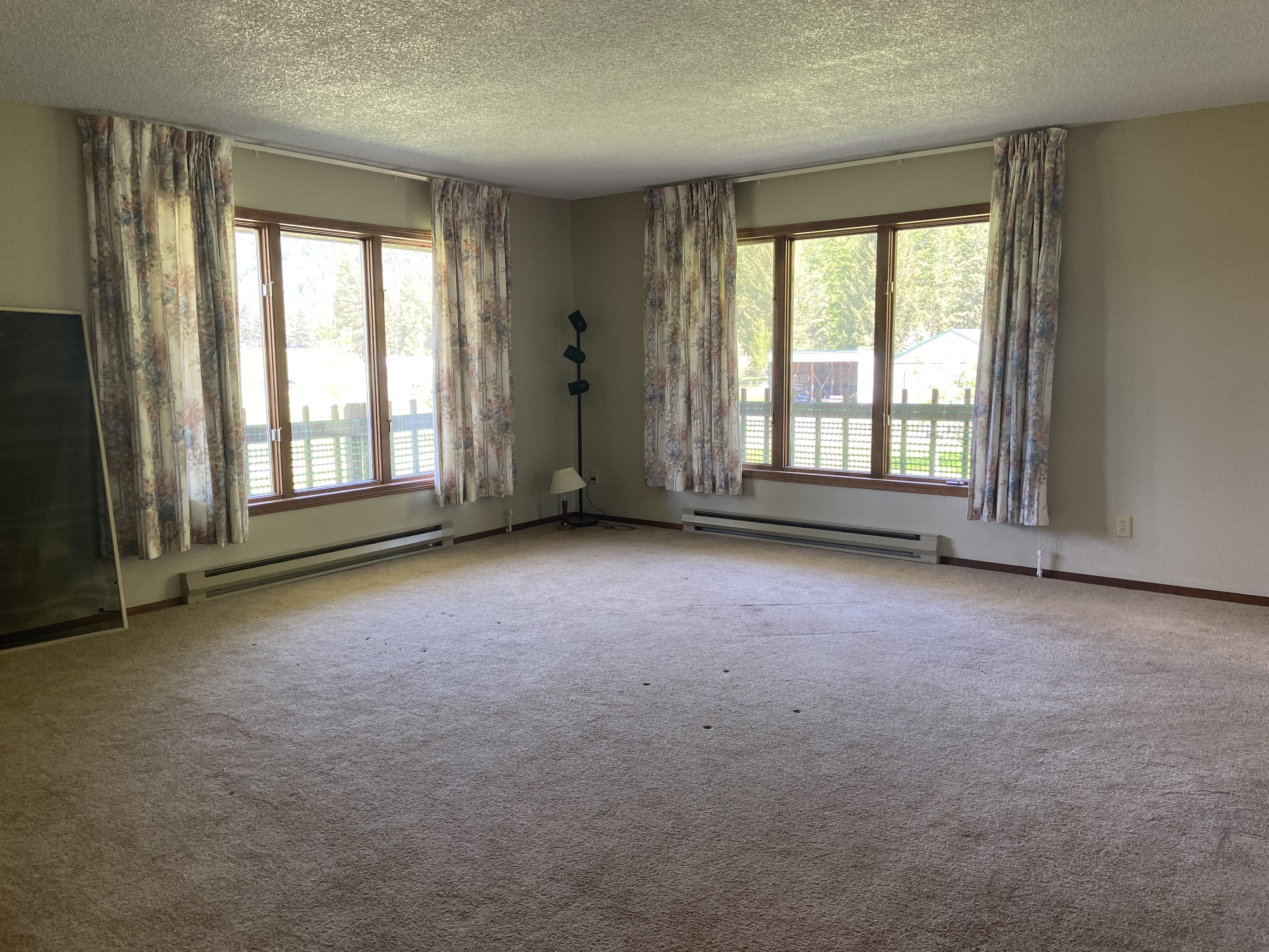 890 Kelley Rd – photo 4