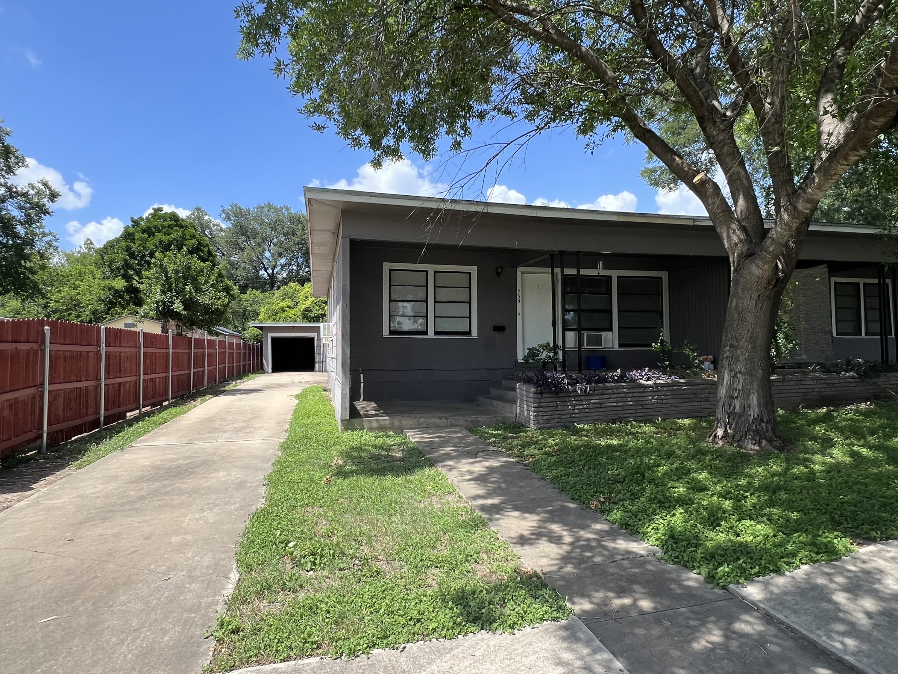 233 Arvin Drive – photo 2