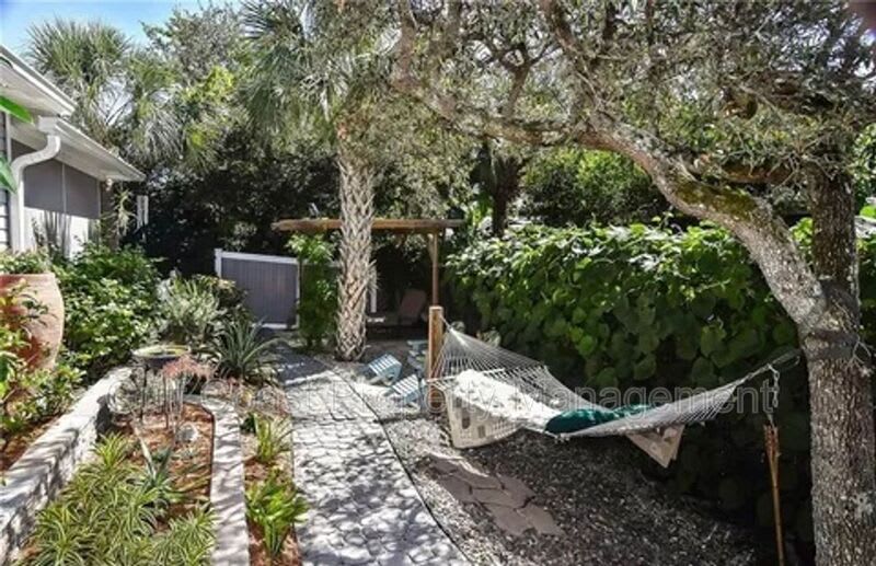11652 PAWLEY AVE – photo 5