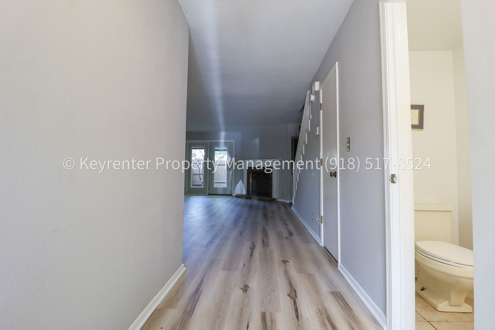 Beautiful South Tulsa 2 bedroom 1.5 Bath Condo! Available Now! – photo 3