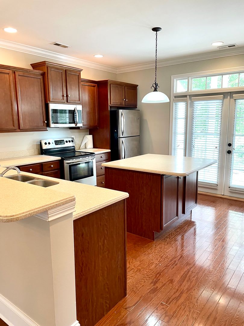 Lakeside Living in Loudon – photo 5