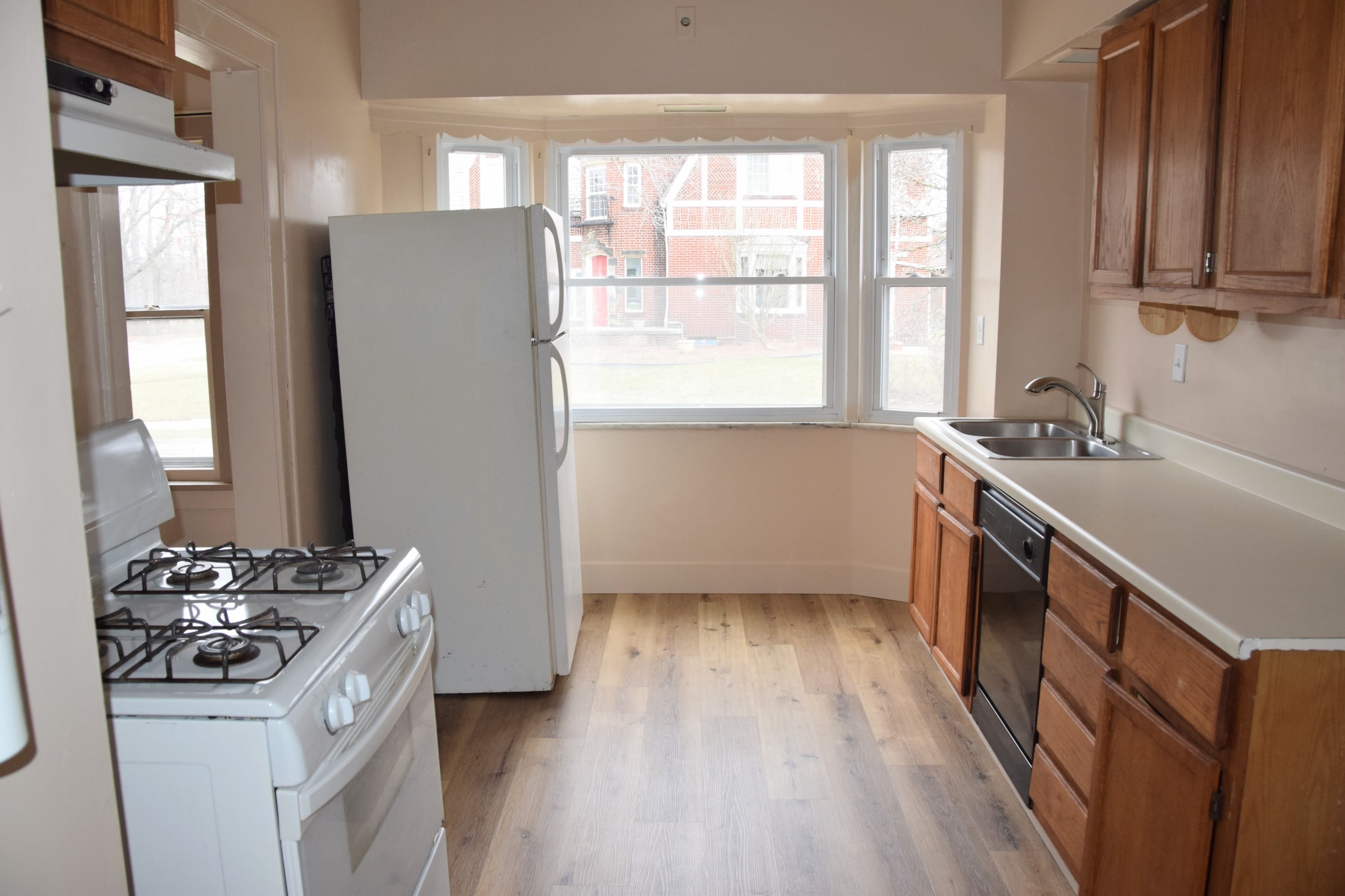 10720 Edgepark Drive – photo 2