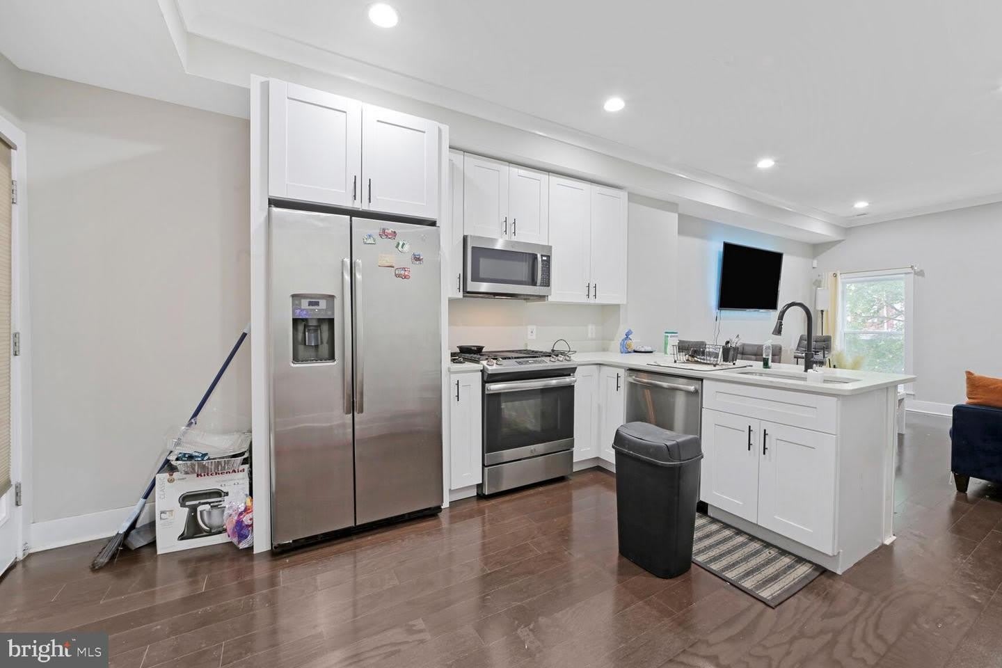 608 IRVING ST NW #1 – photo 5