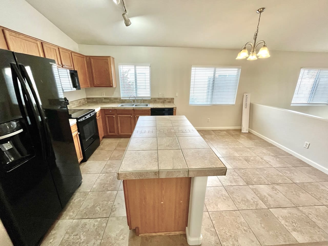 12005 W Holly St – photo 4