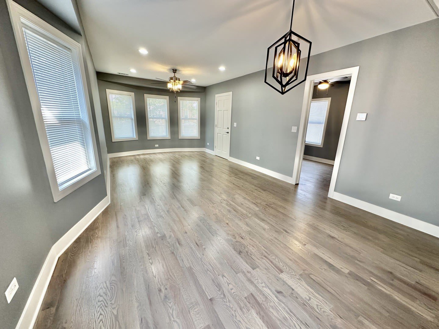 2233 N Lawler Avenue – photo 4