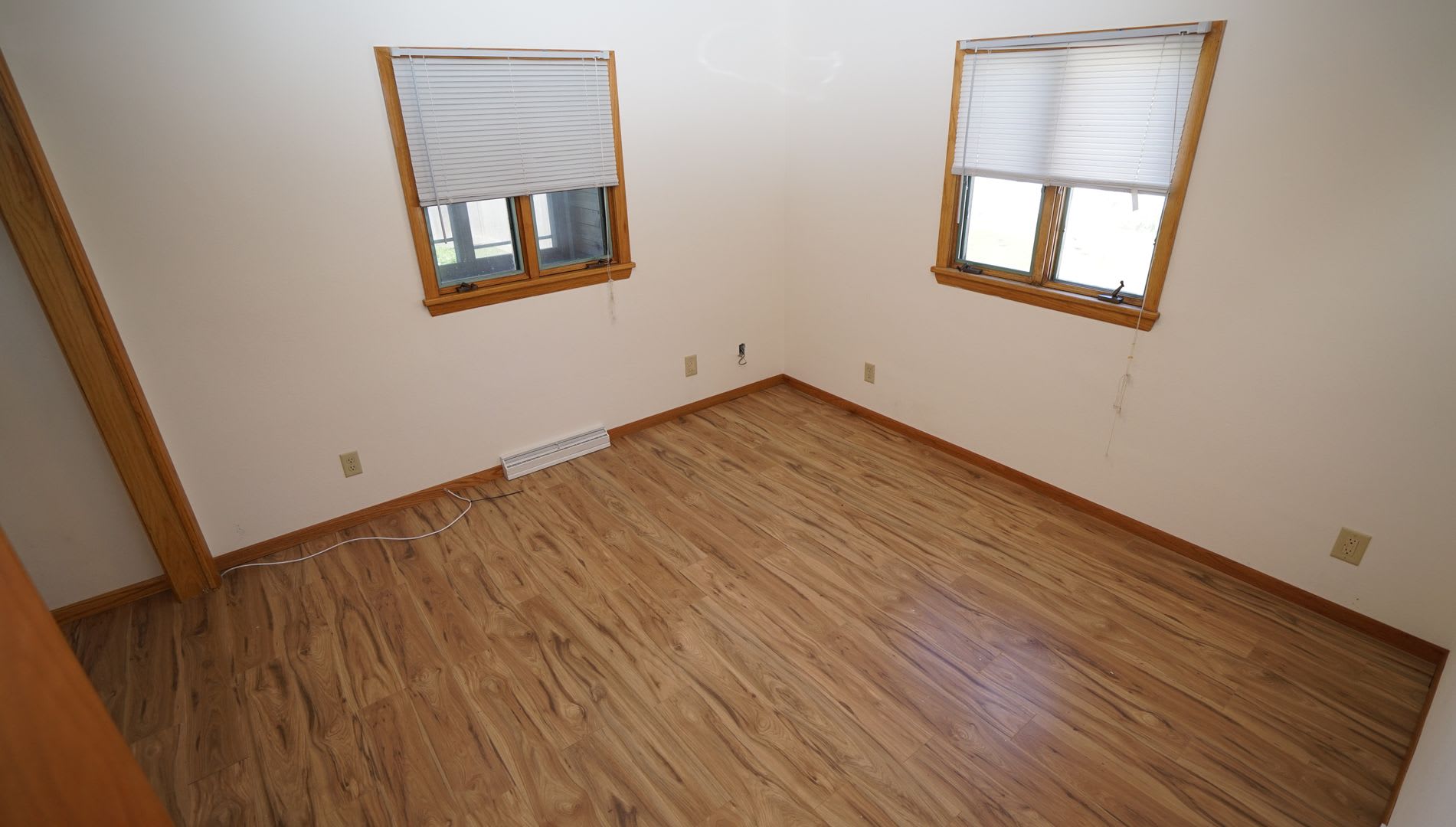 Spacious East Side 4 Bedroom Home with a $500 Move-In Credit! – photo 5