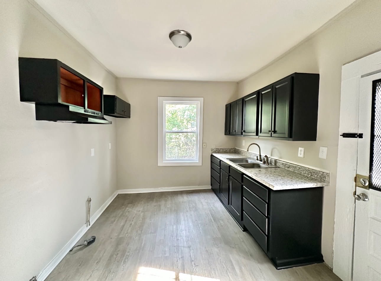 719 Washington Avenue Southwest – photo 2
