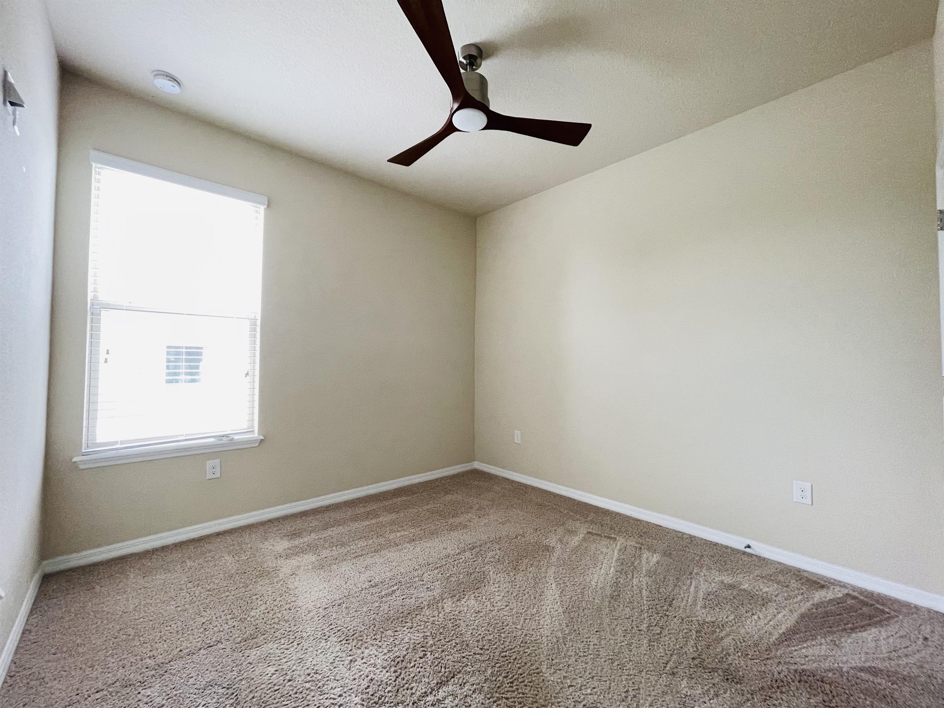 8221 Lakeview Crossing Drive – photo 3