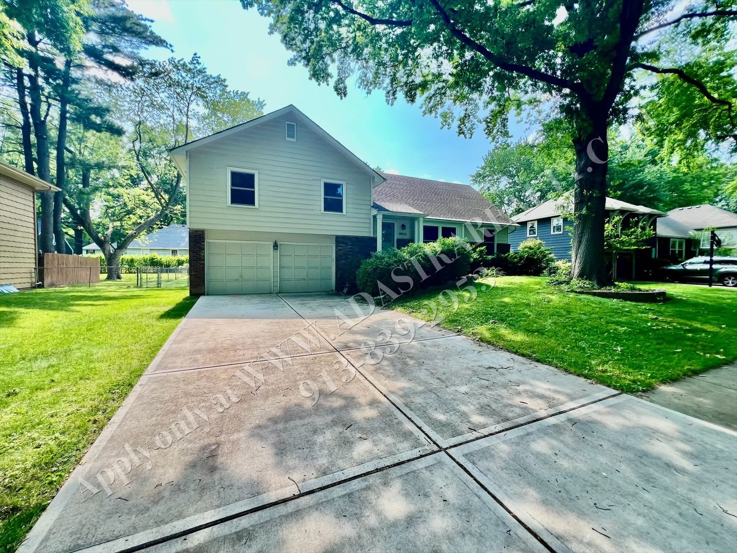 Lovely Home In Nall Hills-Available NOW!! – photo 4