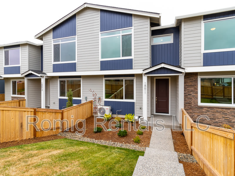 18611 Northeast 44Th Avenue – photo 3