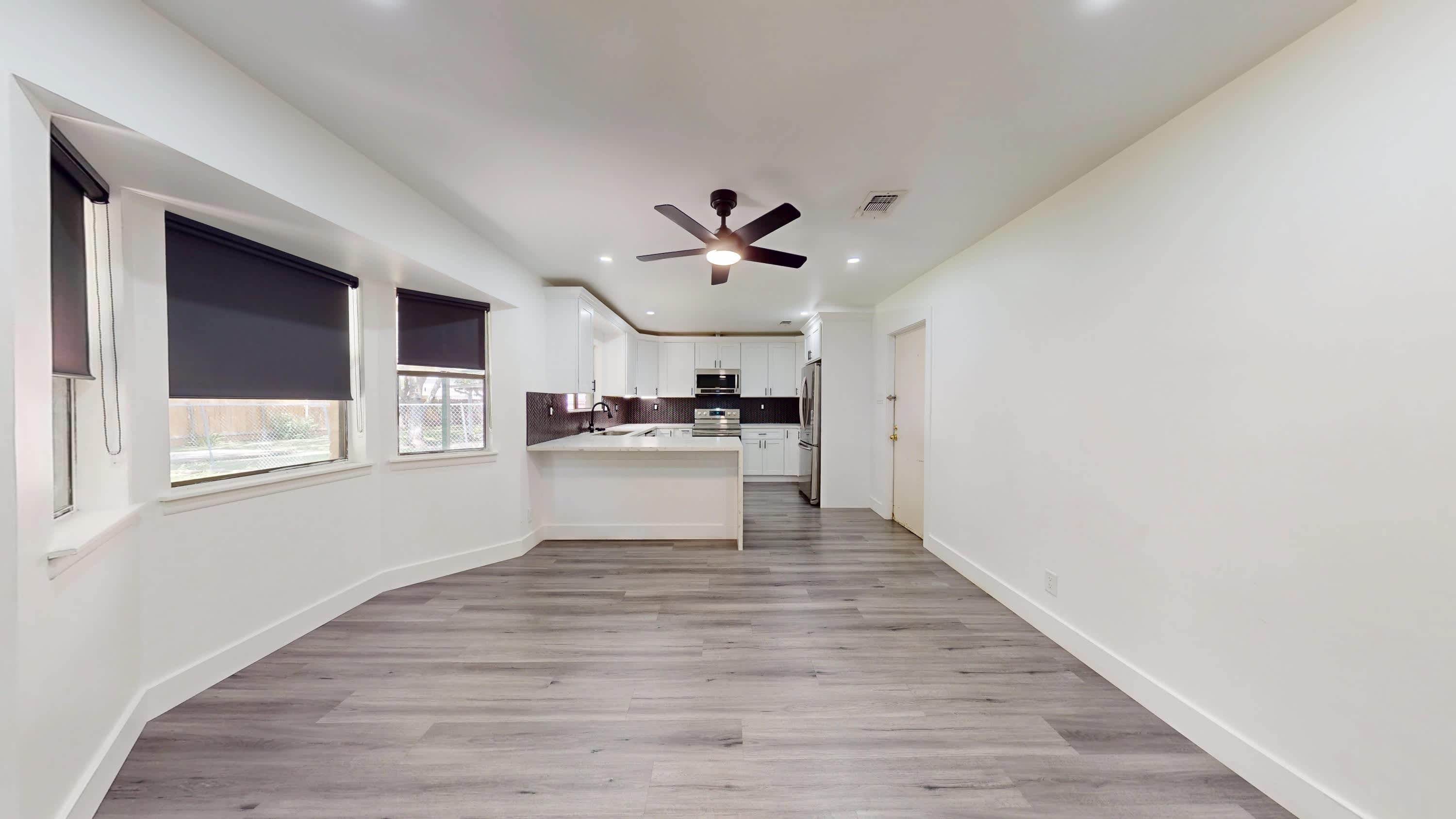 318 Renee Drive – photo 5