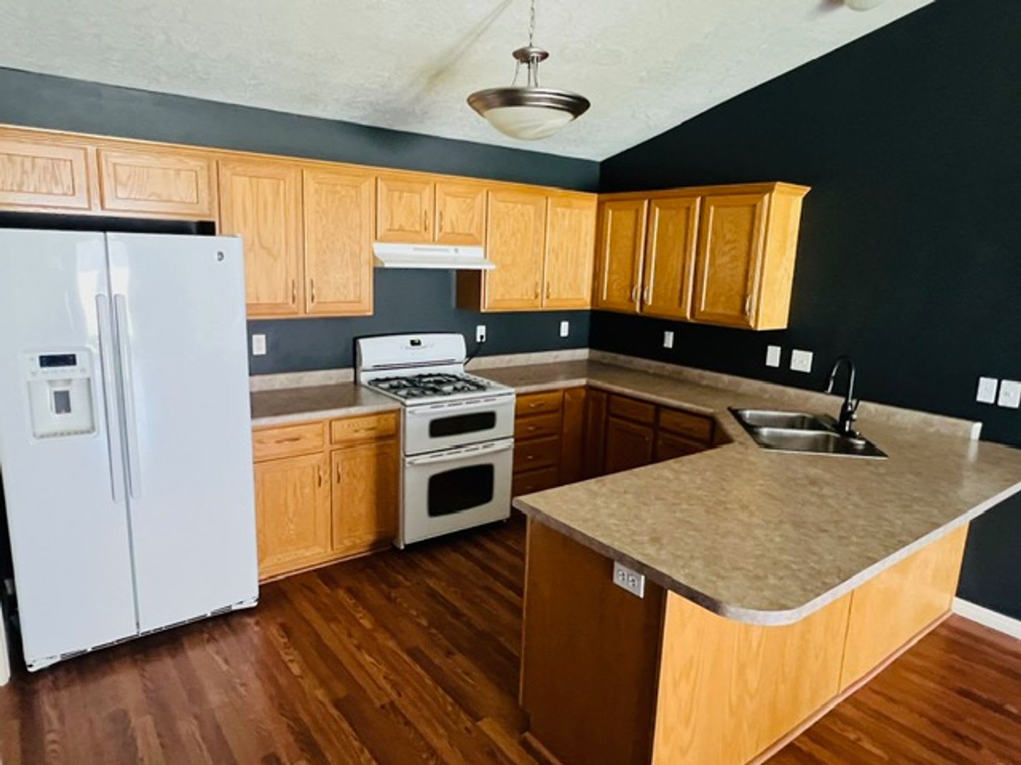 676 1 2 N 600 E 9 – photo 2