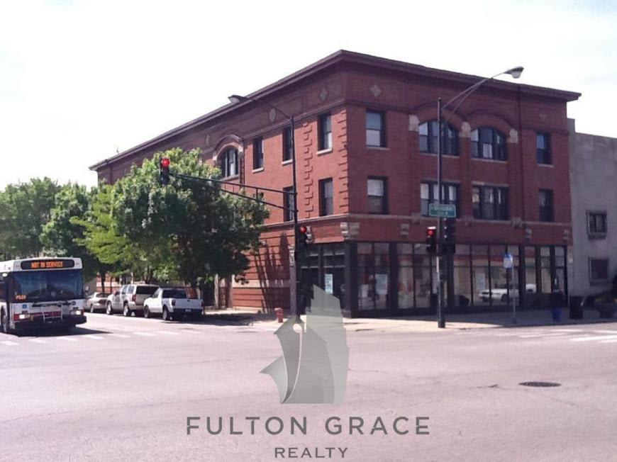 1212 W Foster Ave – photo 1