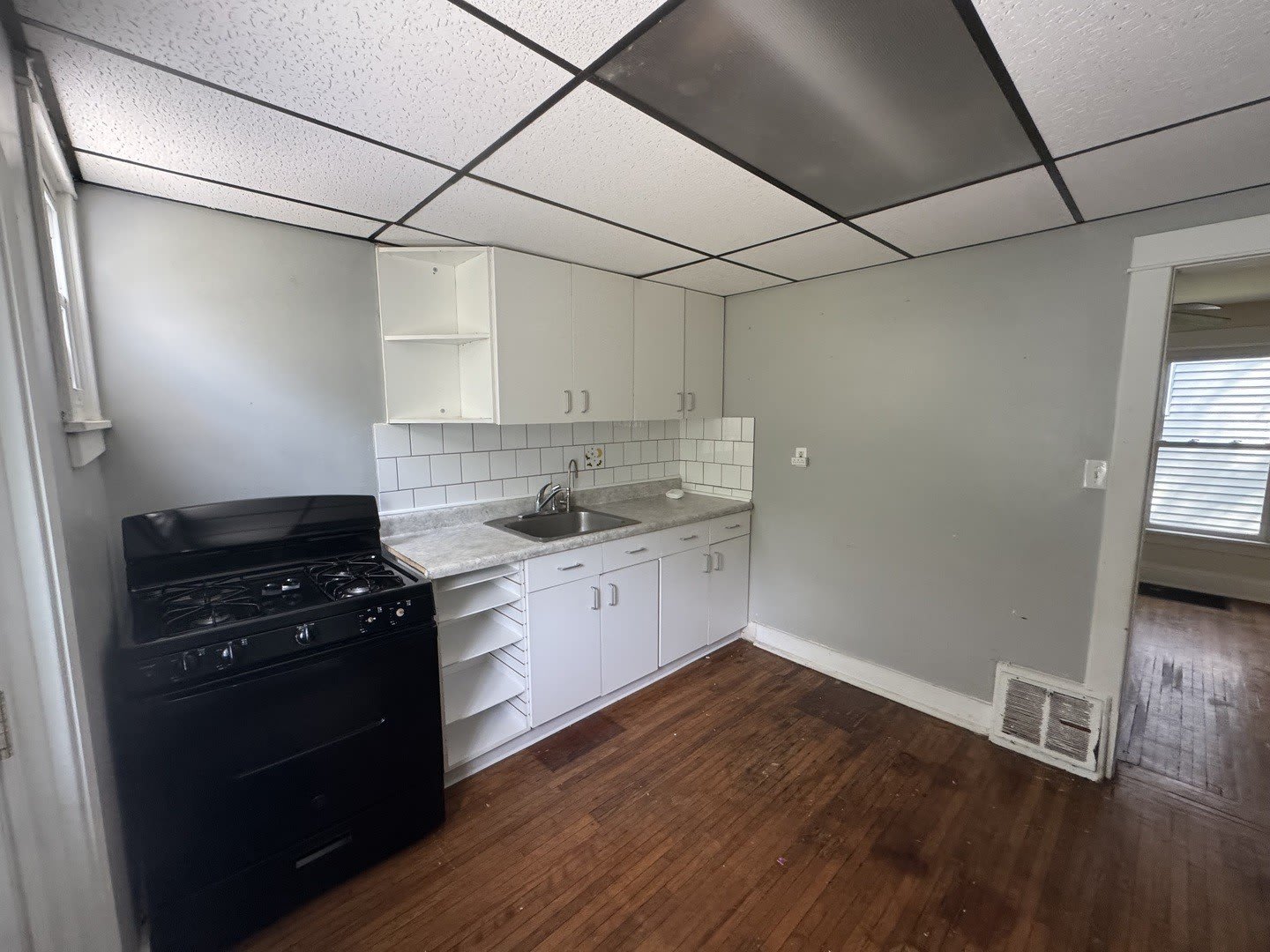 647 Hardin Avenue – photo 2