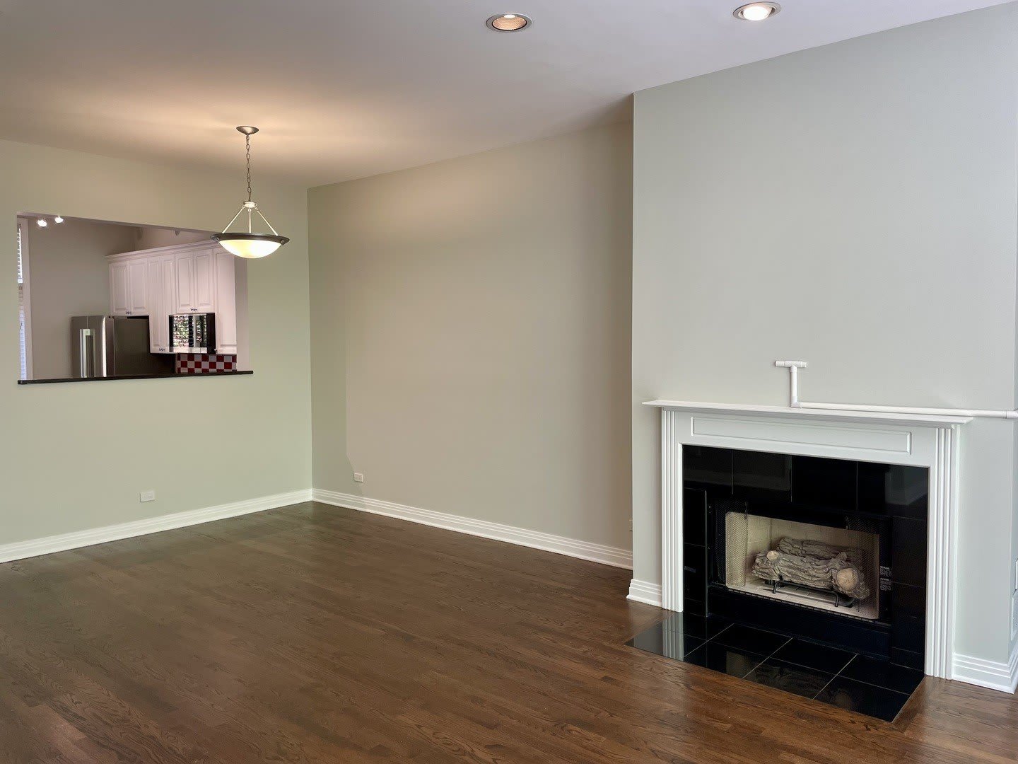 310 N Clinton Street – photo 4