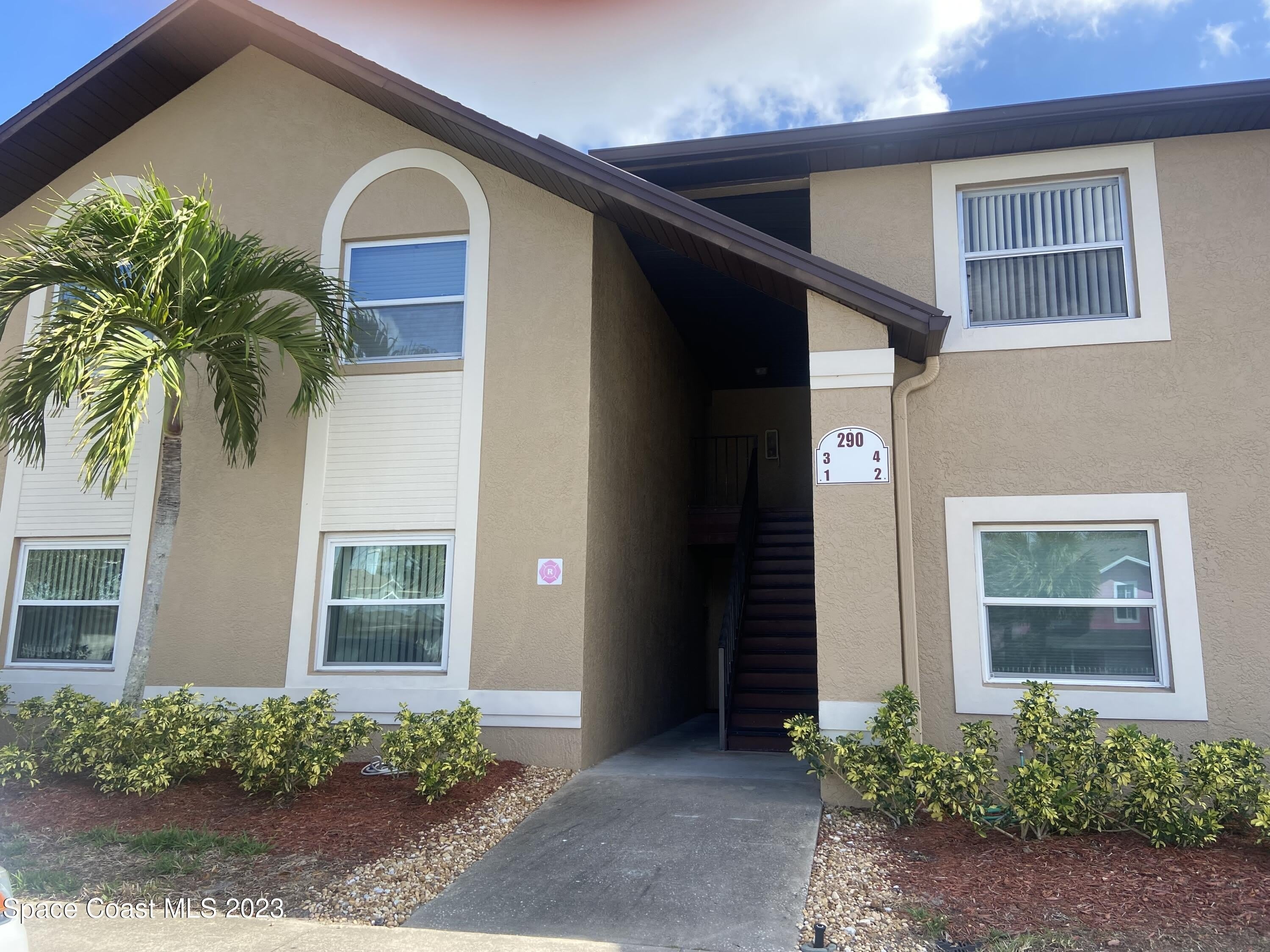 290 Spring Drive – photo 1