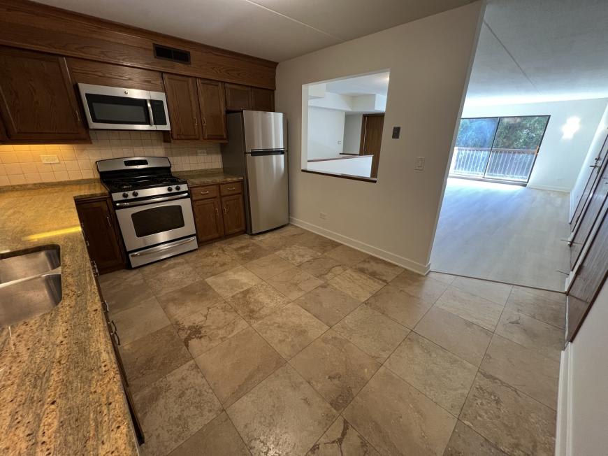 2416 West Foster Ave. – photo 4