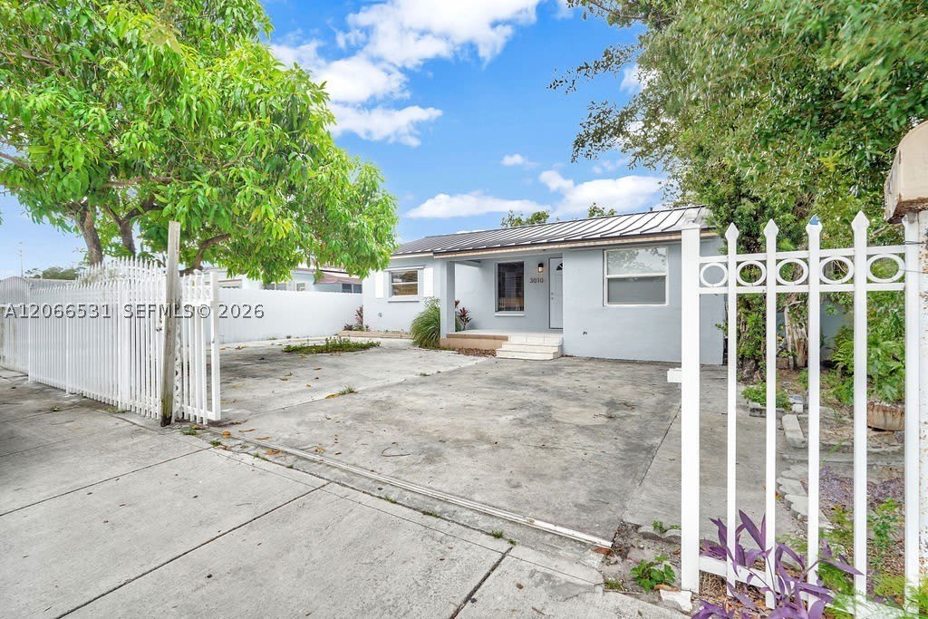 3010 NW 95th Ter – photo 2