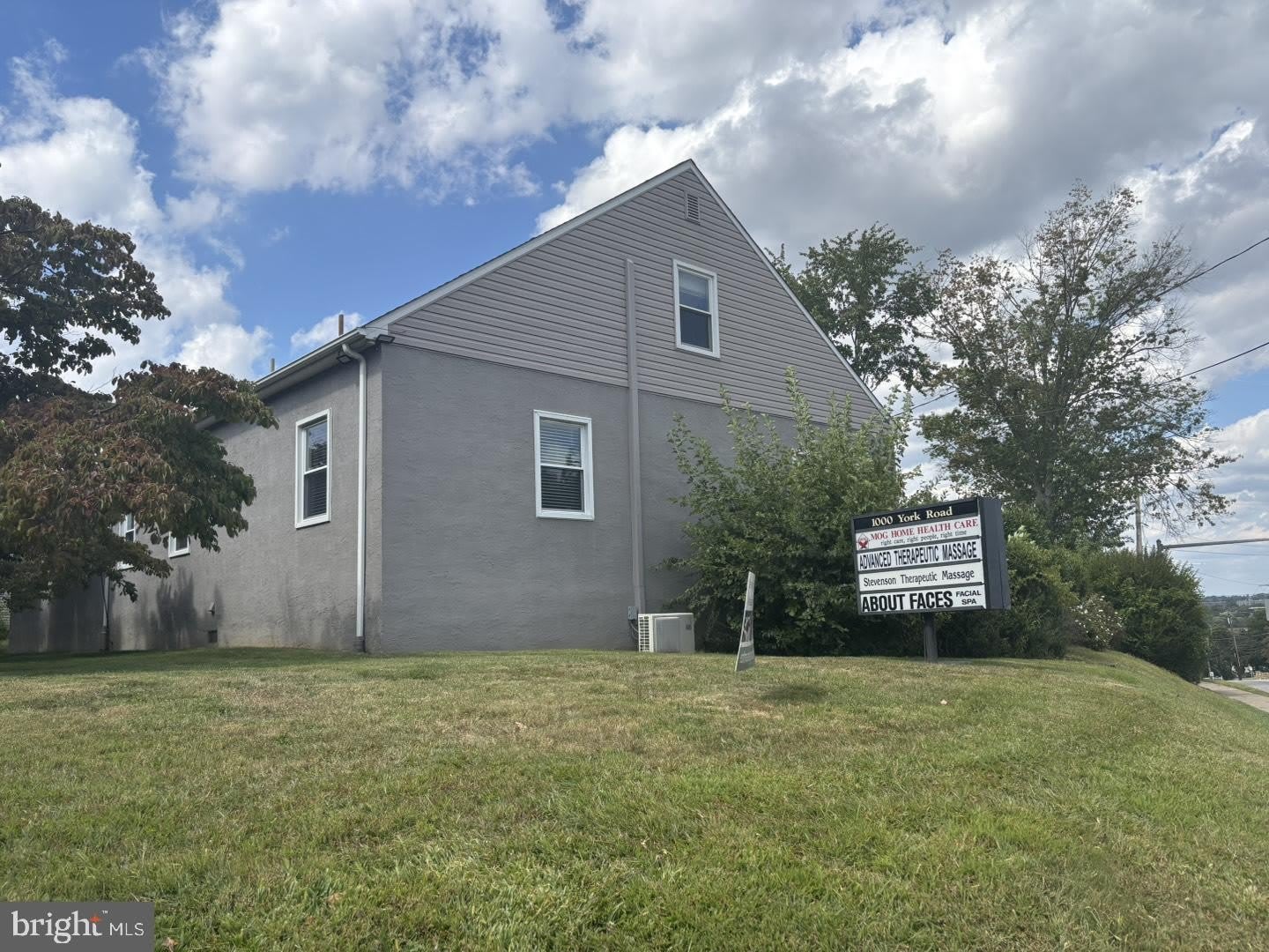 1000 N YORK Road – photo 4