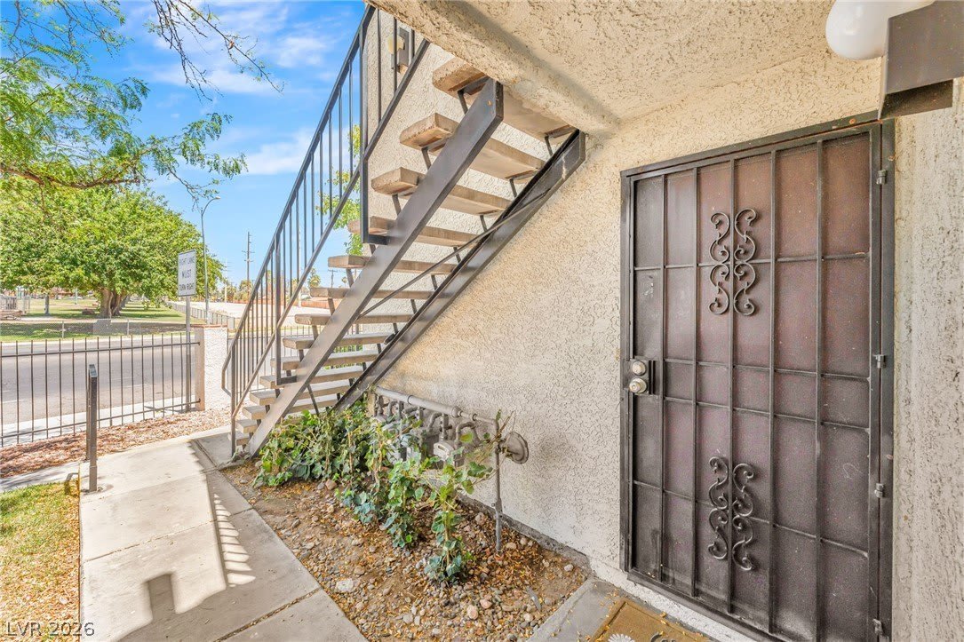 1701 E Katie Avenue – photo 5