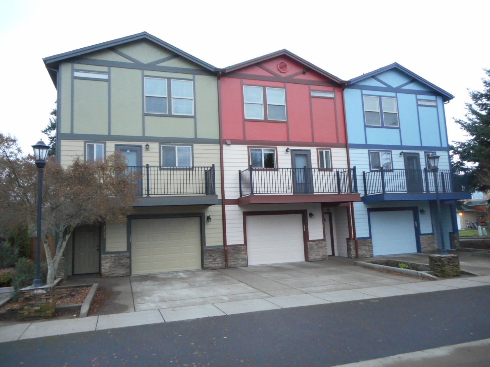 Luxurious Townhouse Living in Albany's Heart – photo 1