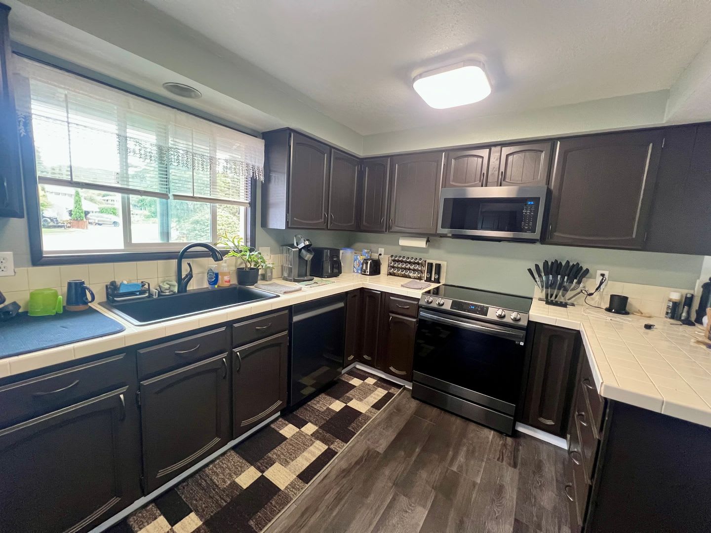 Spacious 4-Bedroom Home in Reedsport – photo 3