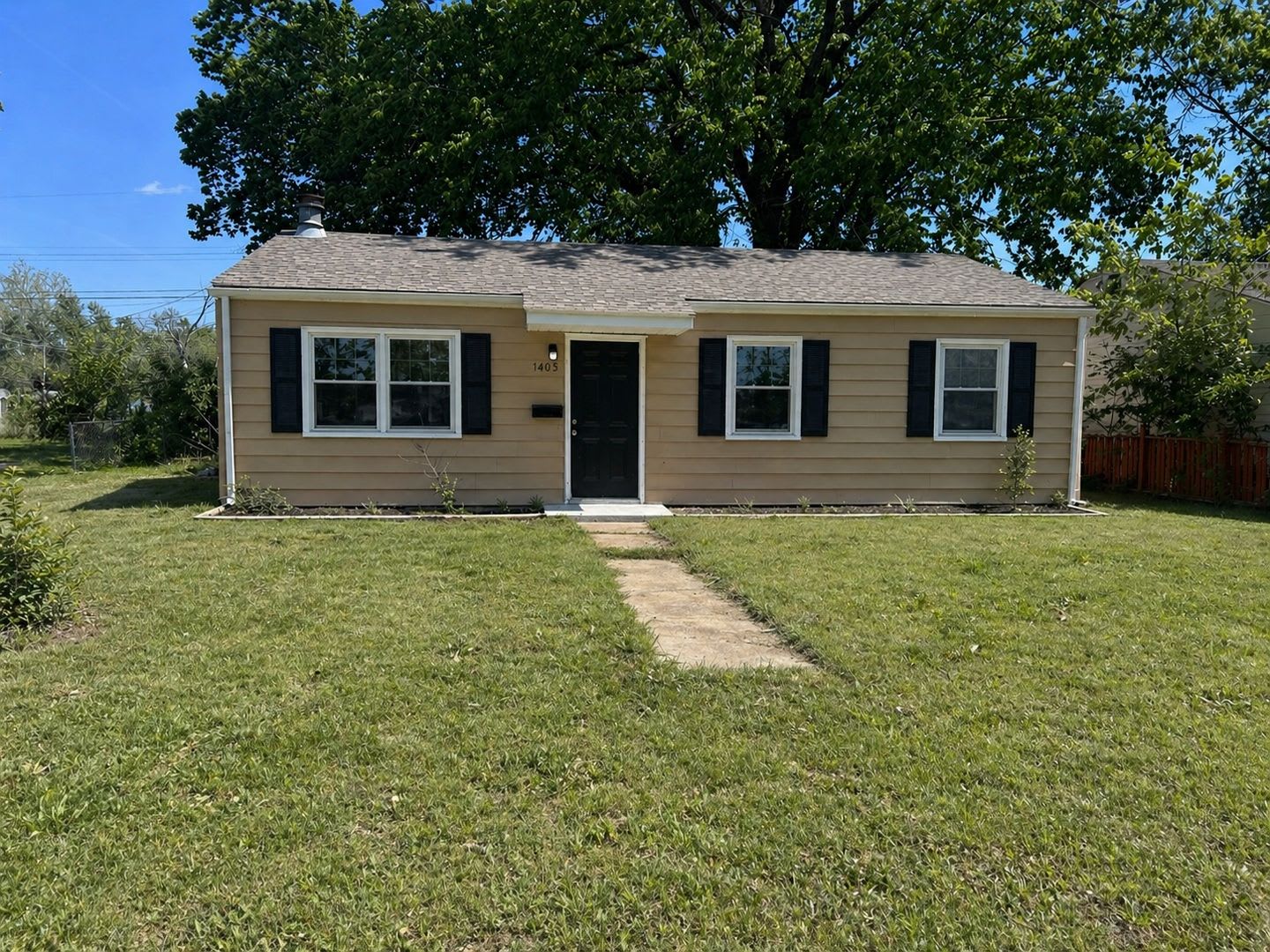 For Lease – photo 1