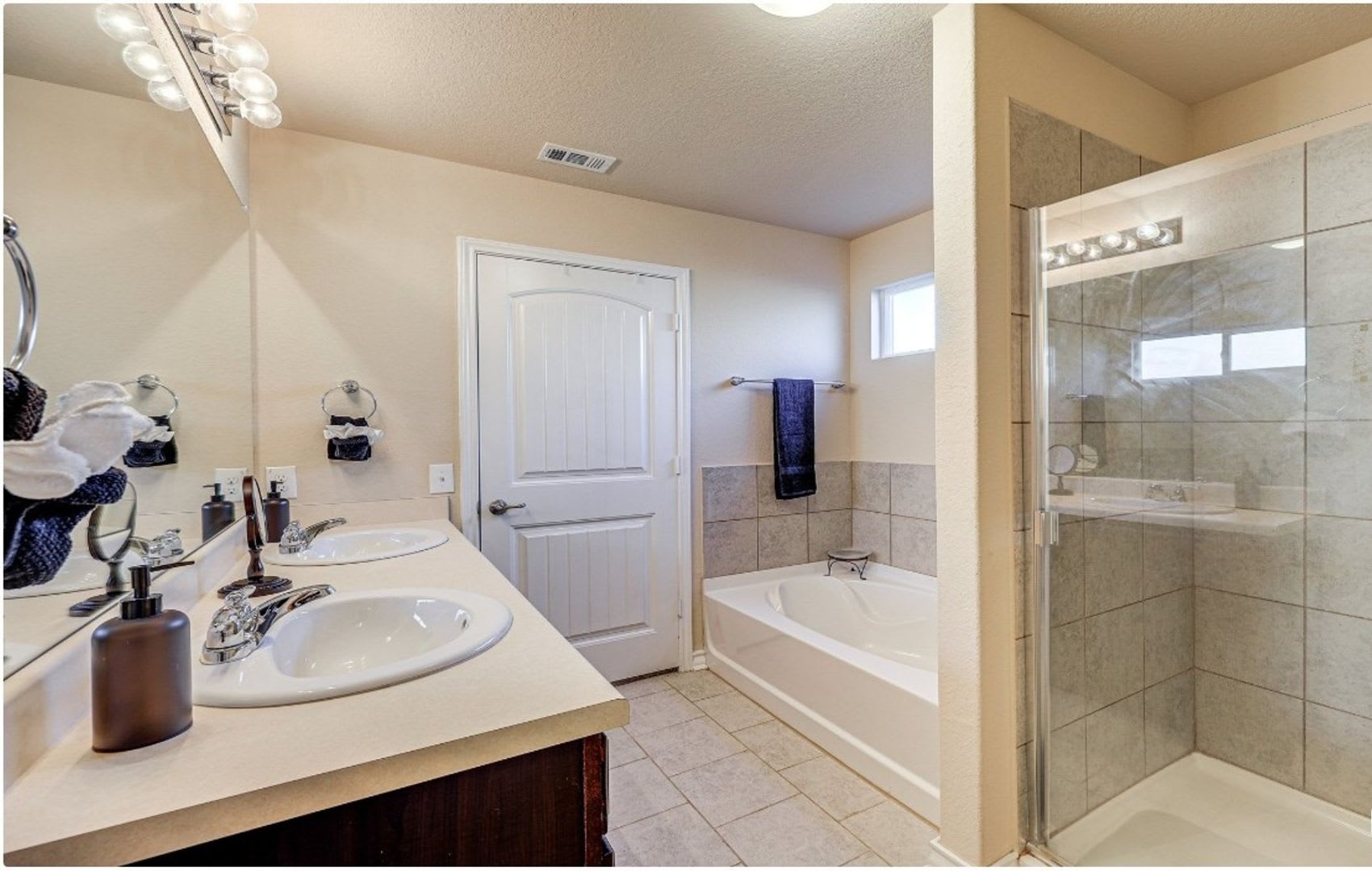 5 Bedroom Single Family Home In San Antonio – photo 5