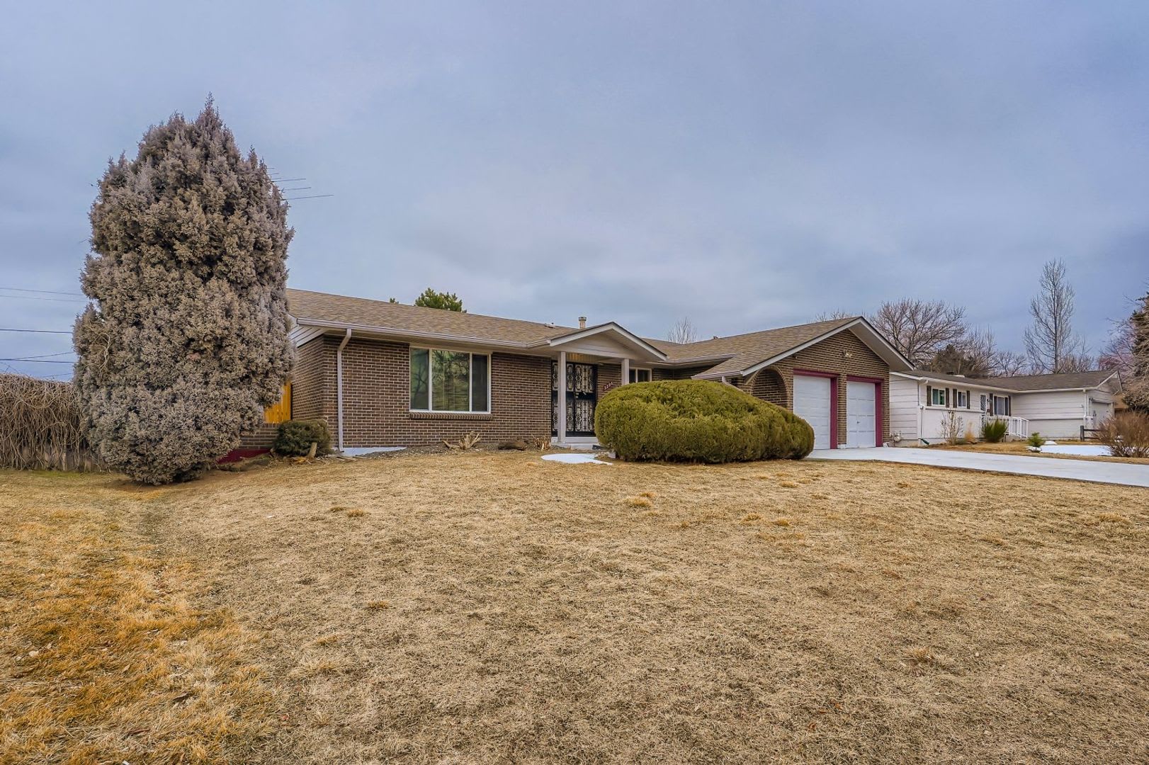 4 Weeks Free Rent Free 55 Tv If Moved In By 8 31 Spacious 4Bd 3Ba Home With A C Large Yard Enclosed Patio 2 Car Garage In Southeast Denver – photo 3