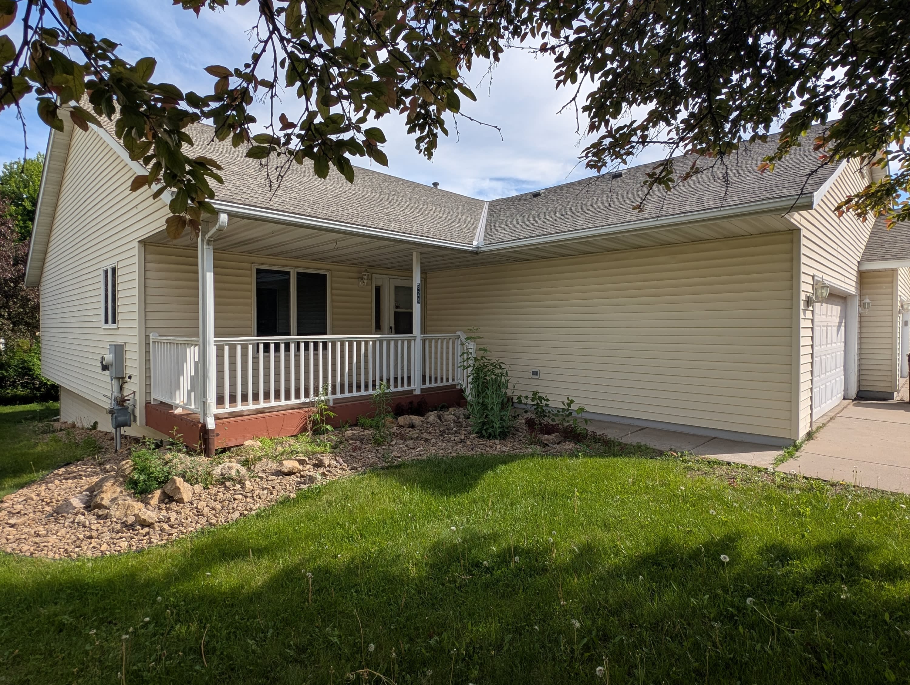 624 Pleasant Drive – photo 1