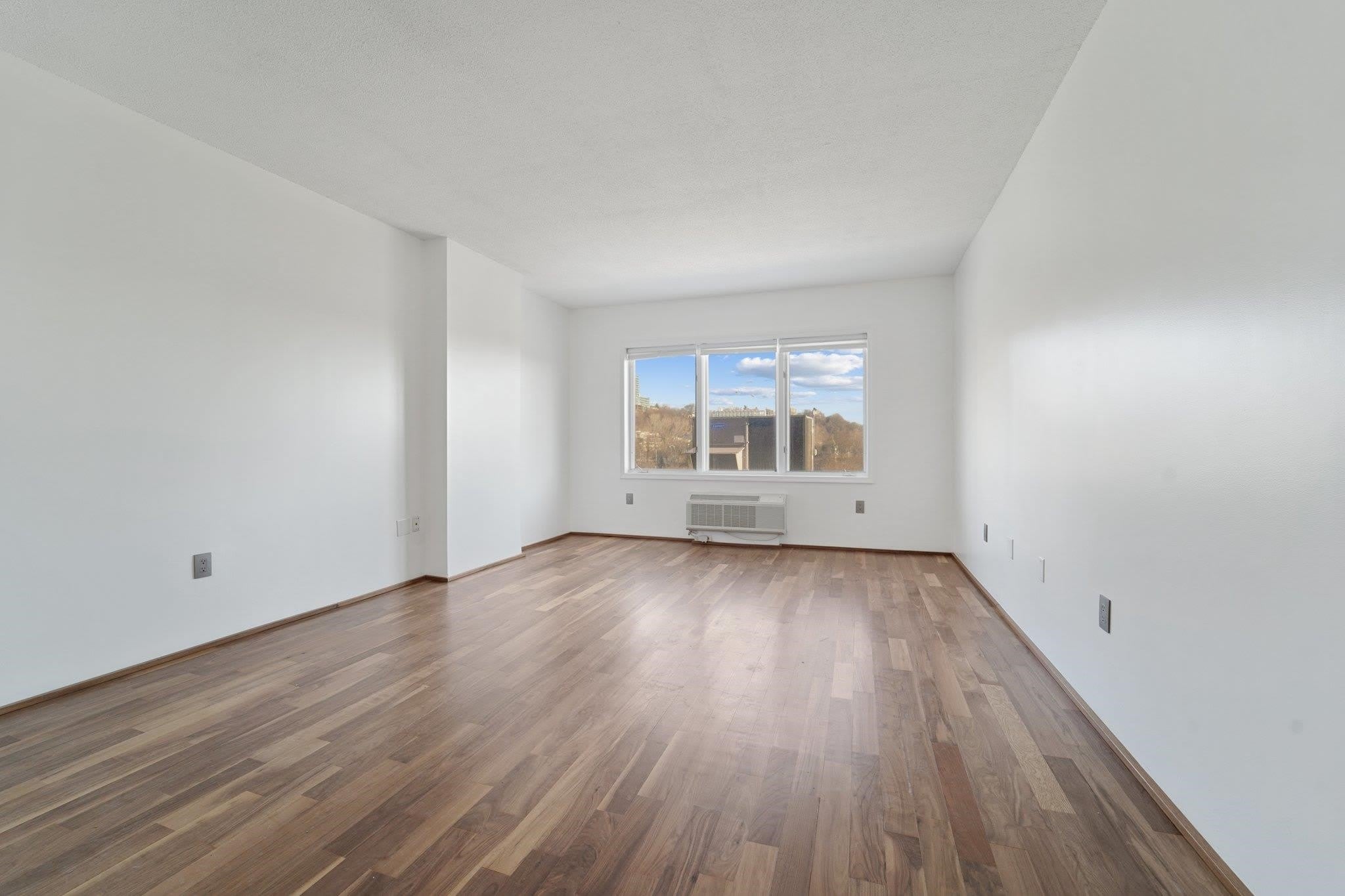1110 CITY PL – photo 2