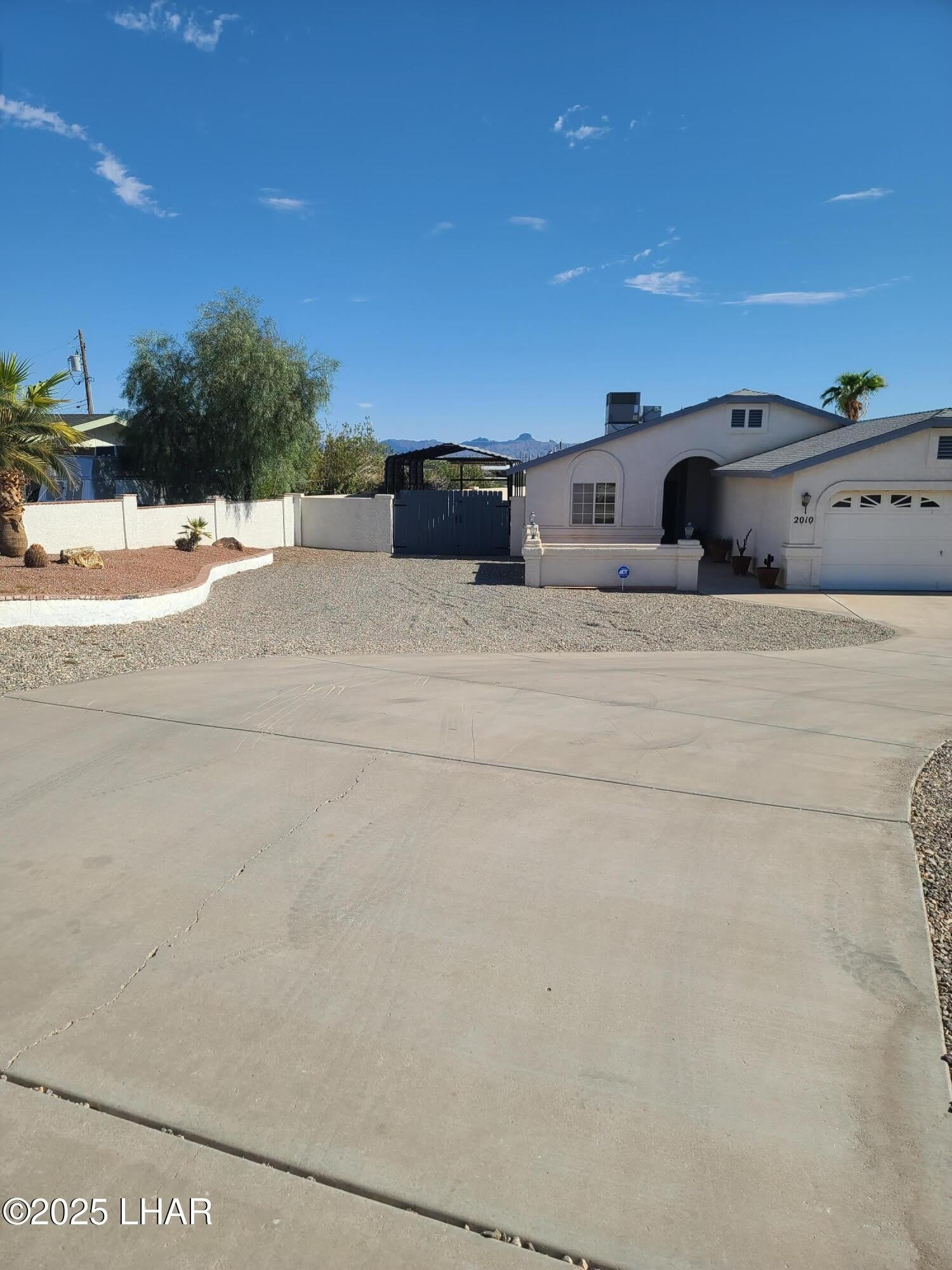 2010 Bombay Dr – photo 2