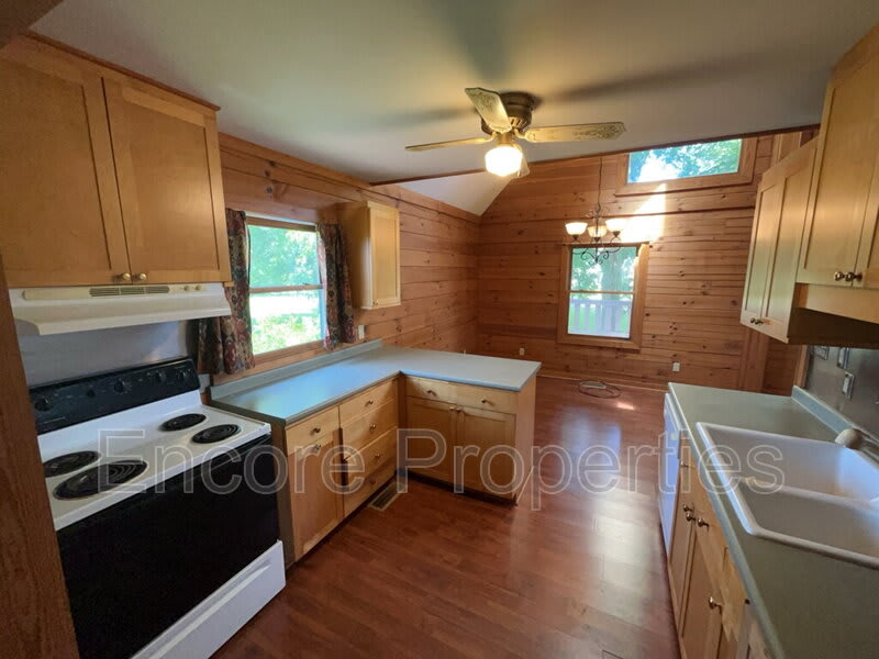 11981 Old Stage Rd – photo 4