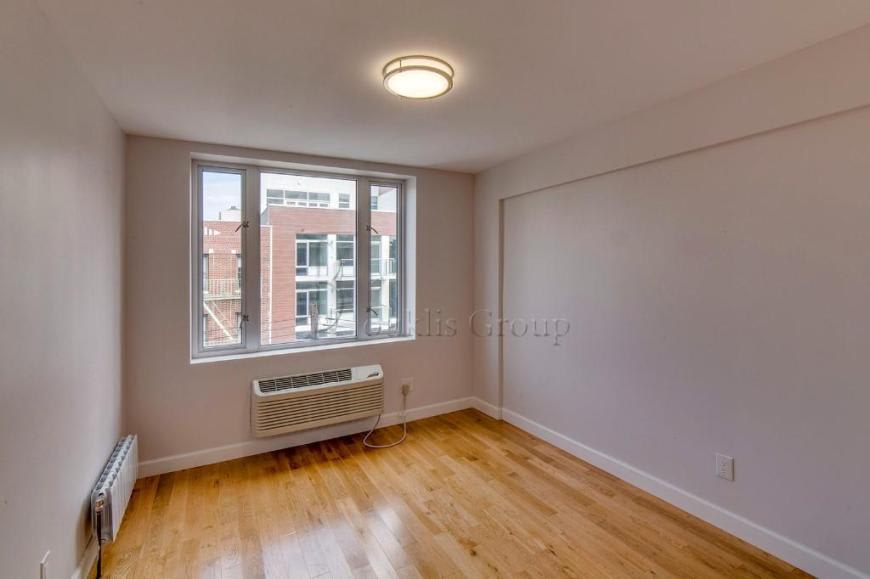 26-25 28th street – photo 5