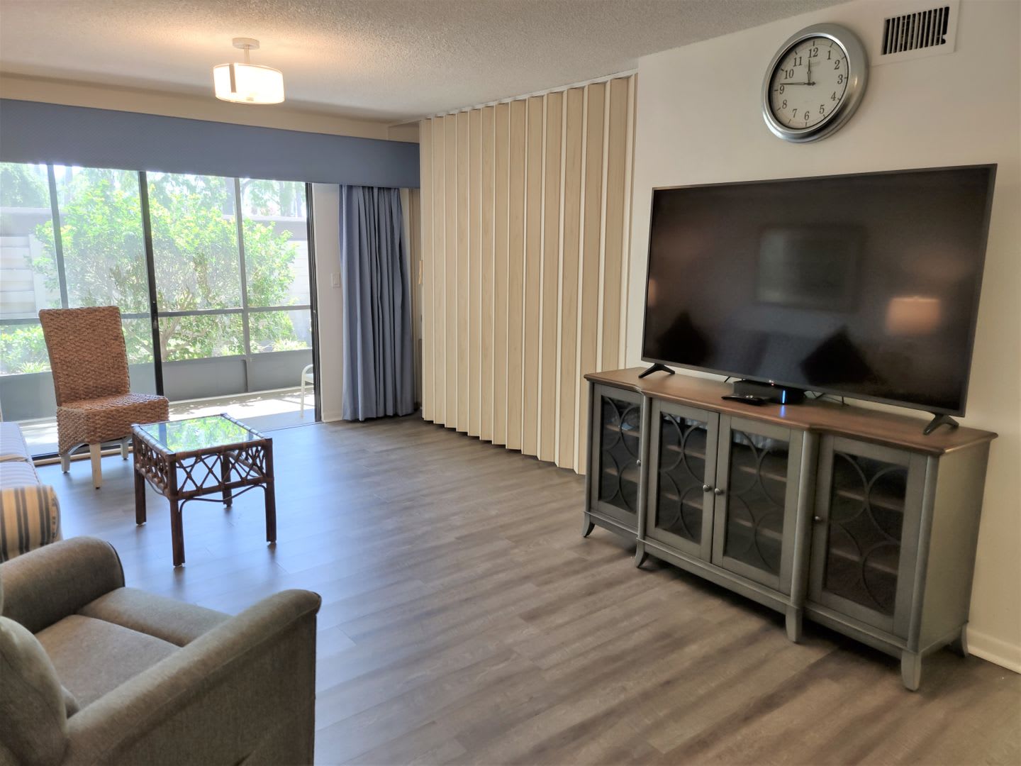 Bird Bay Village Annual Rental – Furnished 1st Floor Unit with Covered Parking – photo 5
