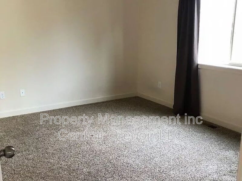 3218 NE Spring Creek Pl – photo 2
