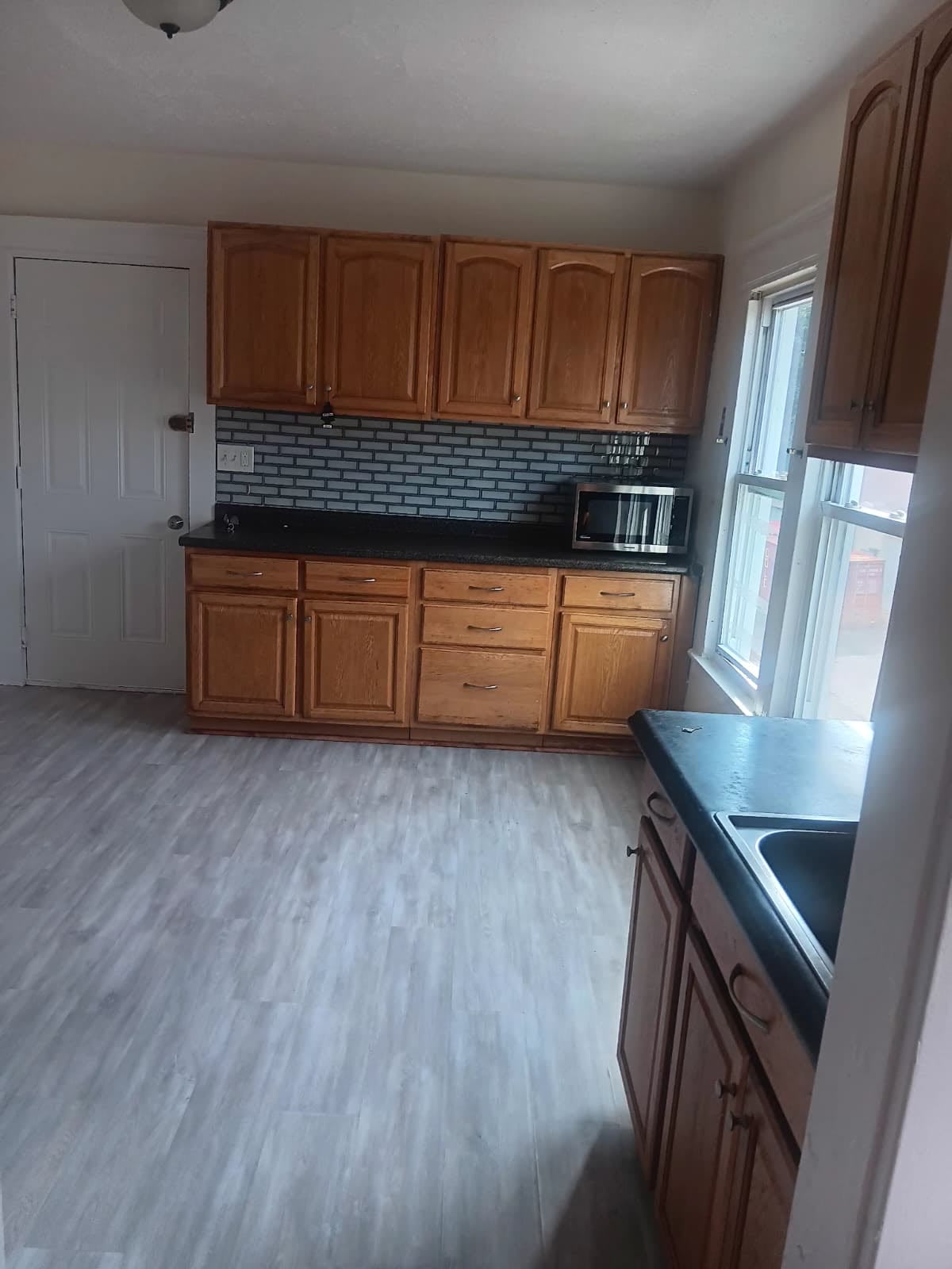 1032 Campbell Ave – photo 5