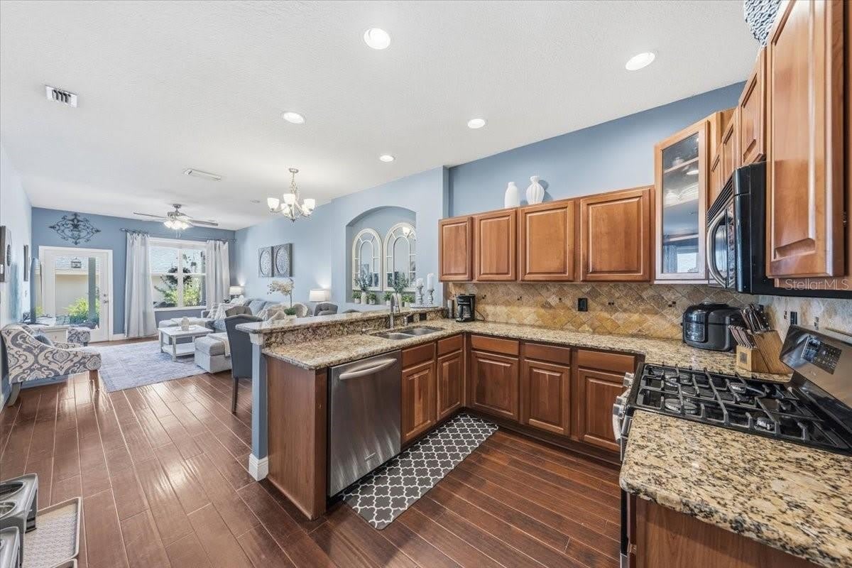9606 ROYCE Drive – photo 5