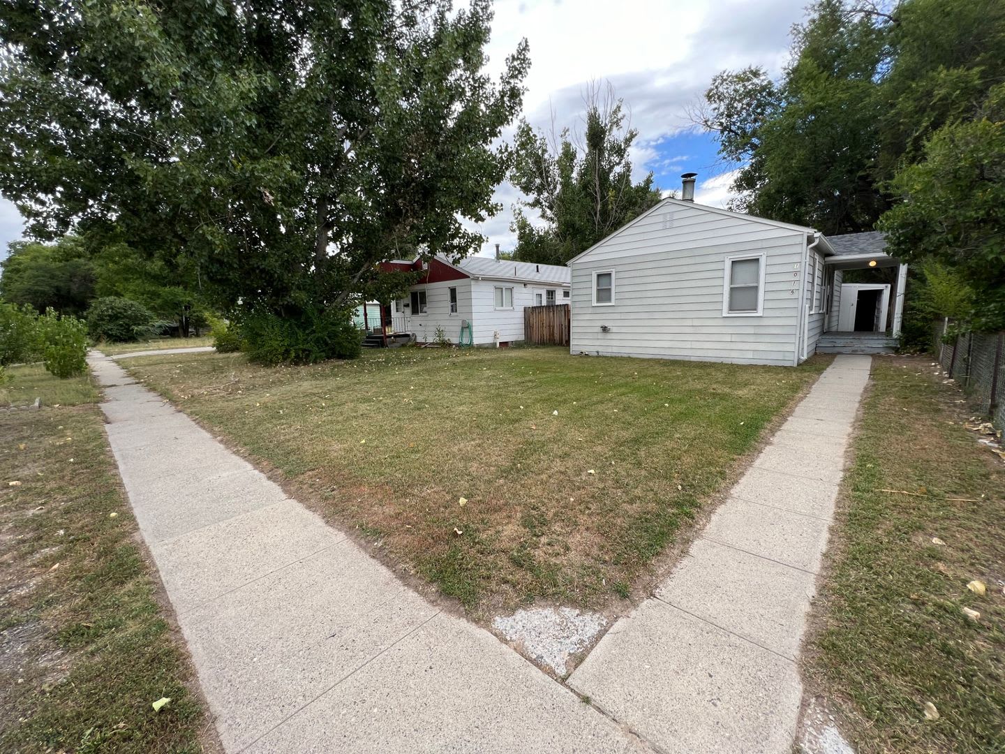 2 Bedroom 1 Bath House With Fenced Yard Storage Shed Off Street Parking – photo 4