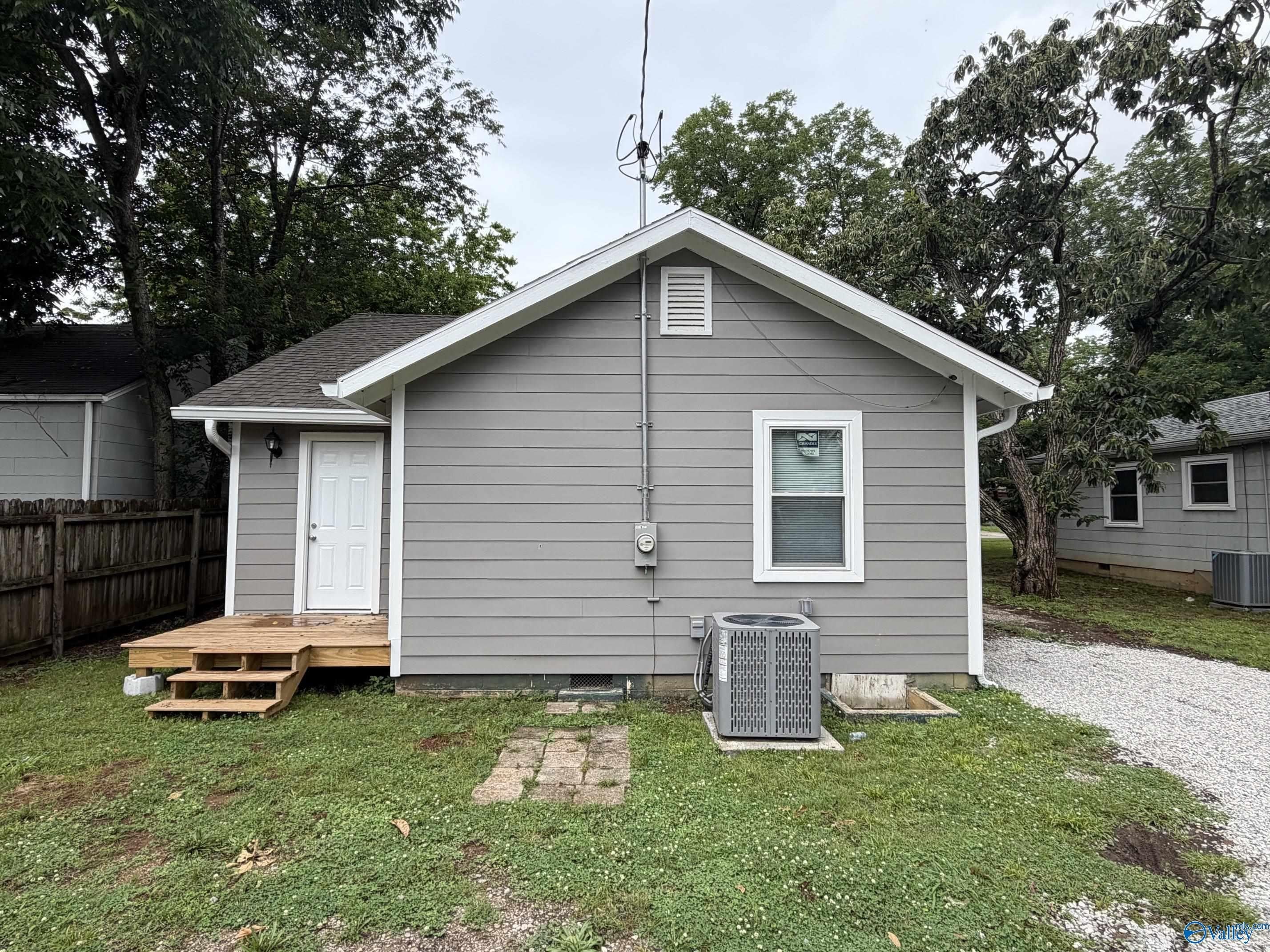 821 E Moulton Street – photo 2