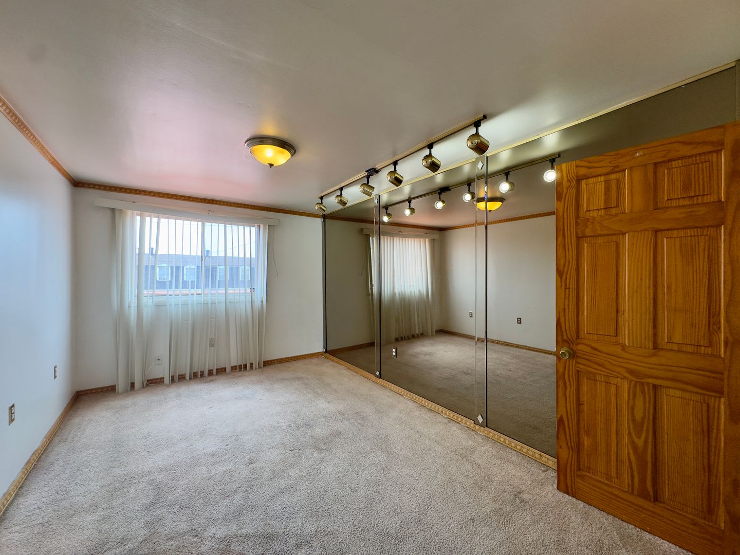 Charming 3 Bedroom/ 1.5 Bathroom Townhome in Frankford, MD! – photo 4